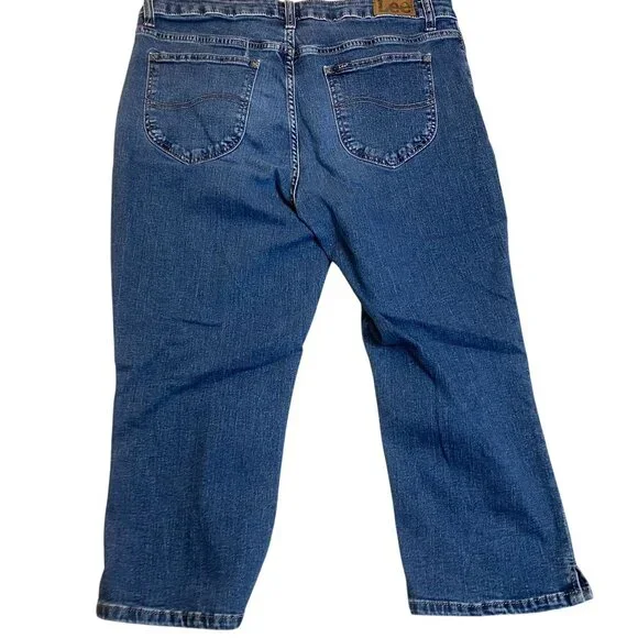 Lee Womens Capri Jeans Size 14 Medium Blue Denim Straight Cropped Stretch Casual - Picture 2 of 16